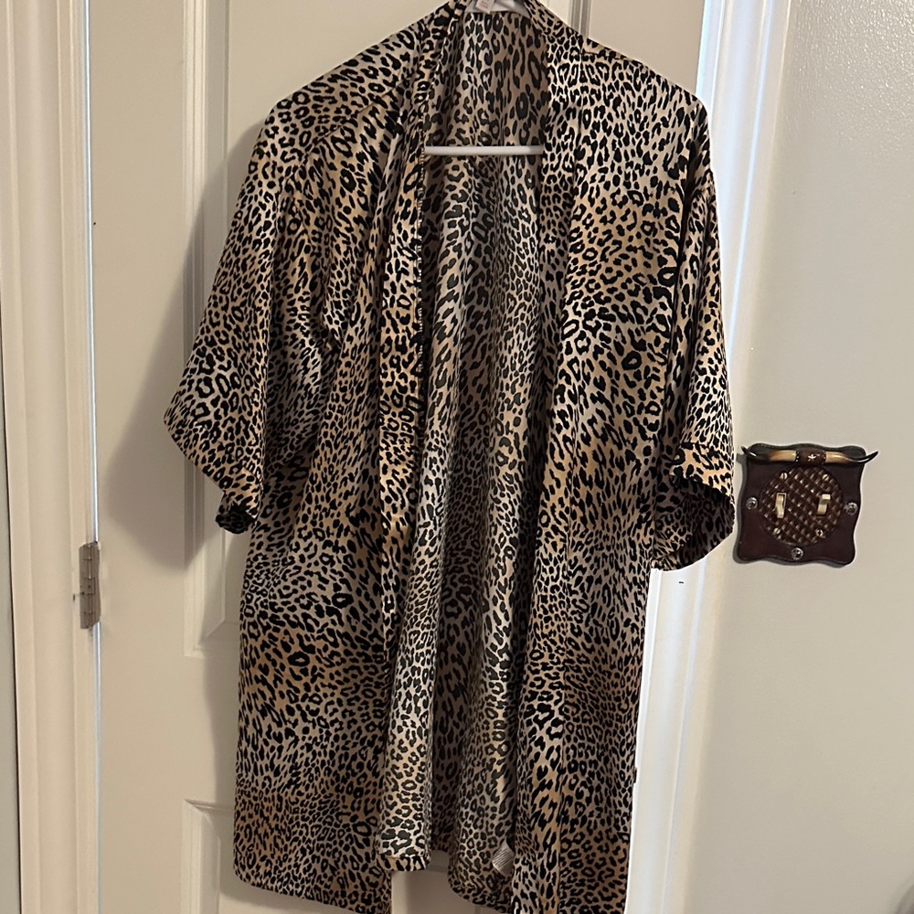 Secret Treasures Leopard Print Robe